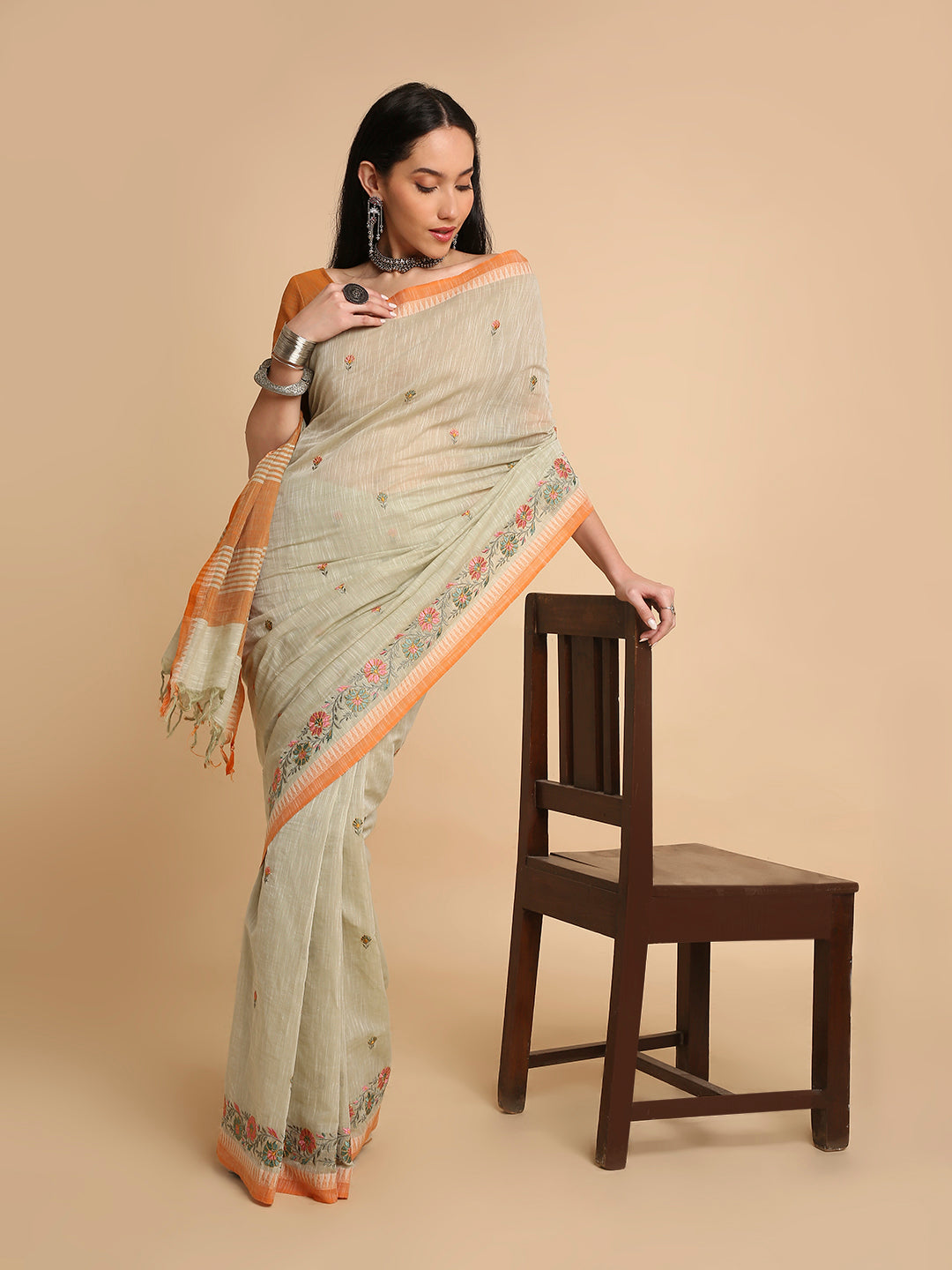 Pure Cotton Handloom Embroidered Saree with Blouse Piece