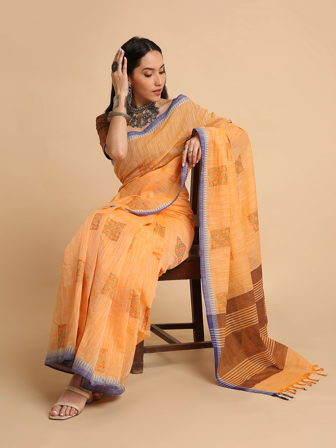 Pure Cotton Handloom Embroidered Saree with Blouse Piece